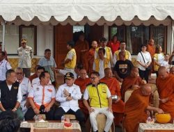 Polresta Jambi Melakukan Pengamanan Kegiatan Perayaan Perjalanan Thudong 2024 Oleh Para Bhikkhu Sangha Di Jambi.